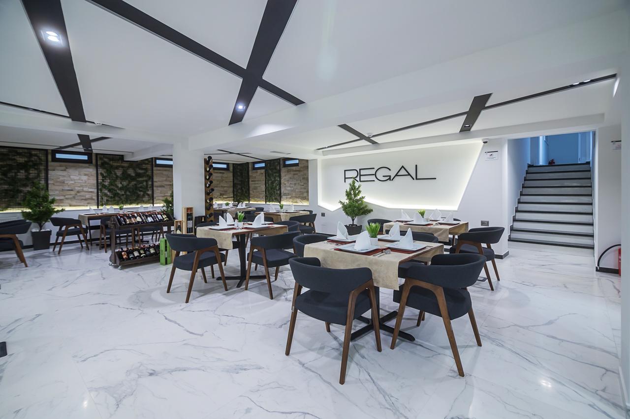 Hotel Regal Корча Экстерьер фото